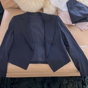 Theory black open blazer in size 6